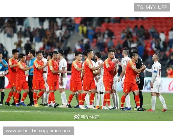 球员通道内两队队长赛前握手致意瞬间